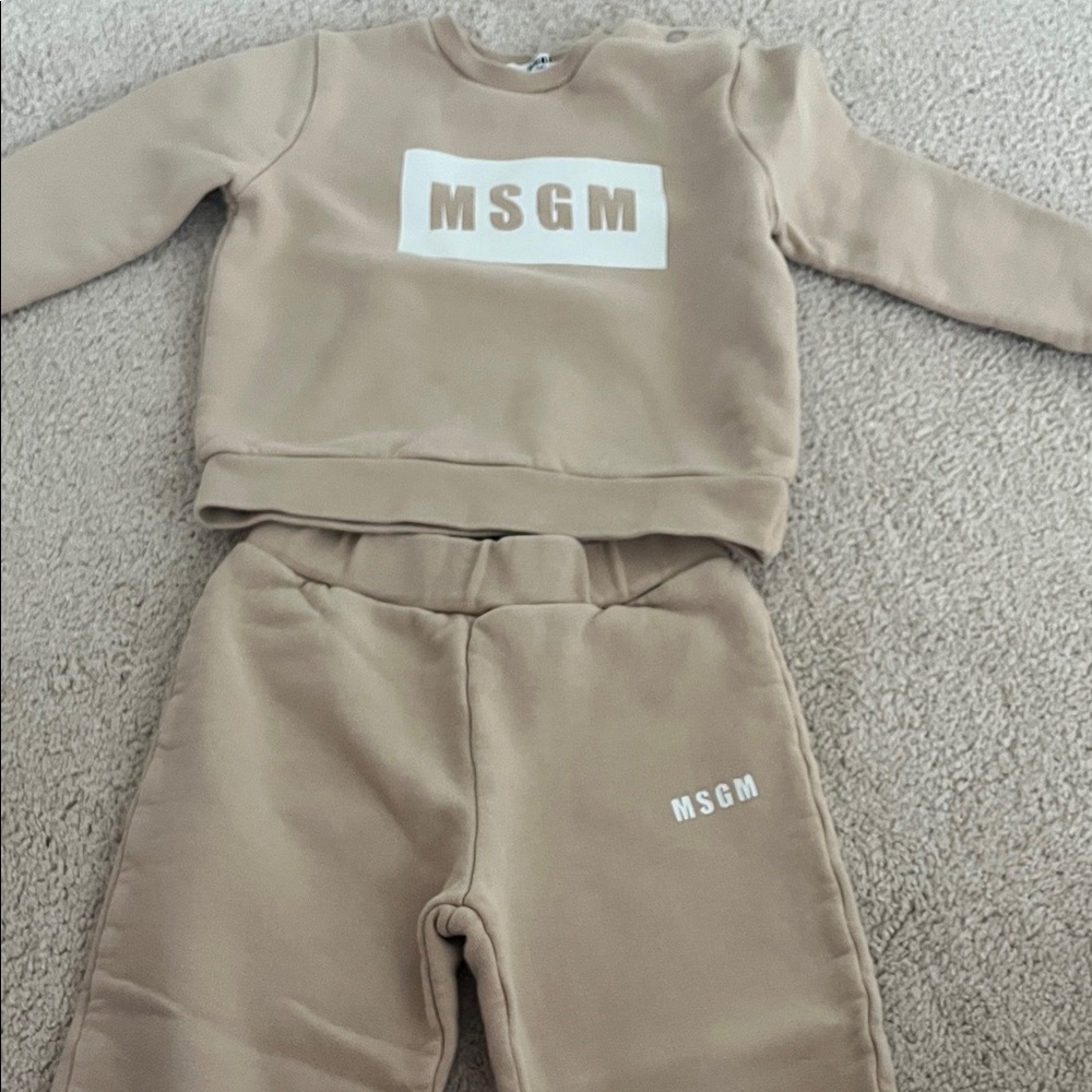 MSGM Kids Beige Sweatshirt & Jogger Set in 2T